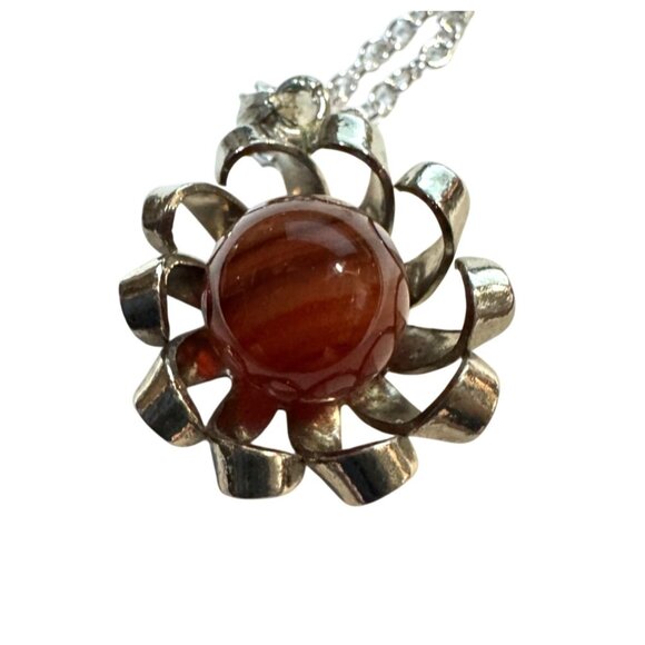 STRIPED ART GLASS SPHERE FLORL SHAPE PENDANT ON SILVERTONE 17" JEWERLY NECKLACE - Picture 1 of 4